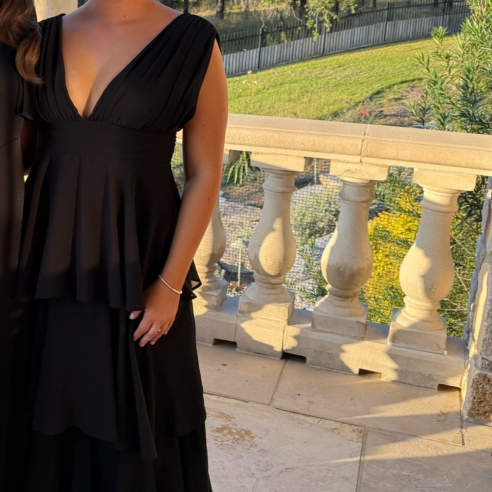 Lulus black gown